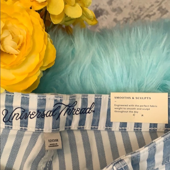 NEW! Blue And White Striped Skinny Jeans - Picture 4 of 6